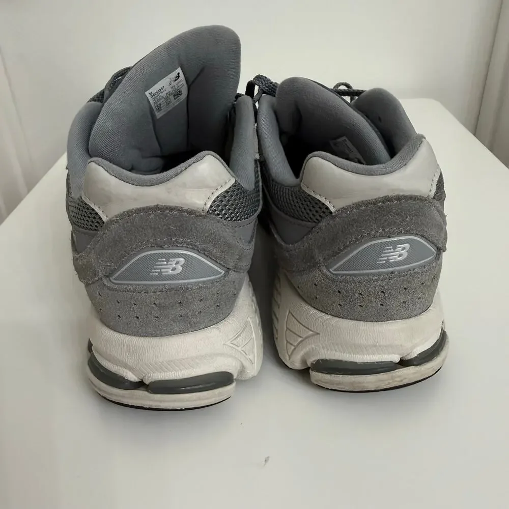 New Balance 2002R Sneakers Gray Boy's Sz 7 Casual Everyday Athleisure
